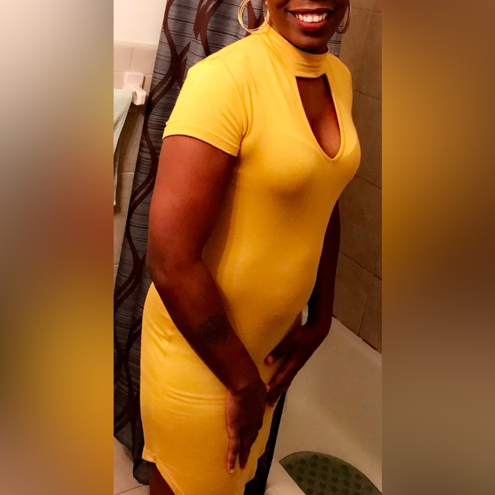 Adam Levine Yellow Dress Size Large Shortsleeved